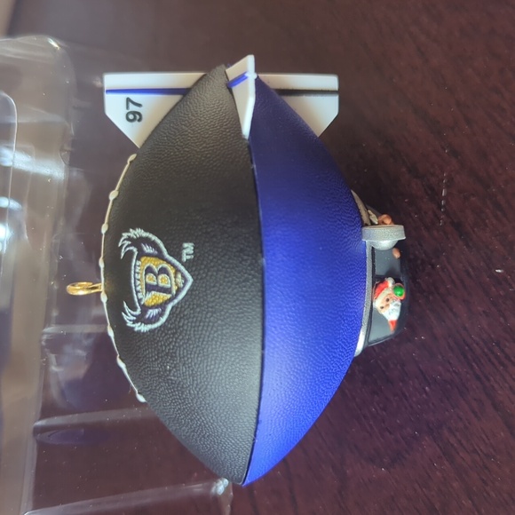 Hallmark Keepsake Ornament NFL Collection Baltimore Ravens NOS 1997 - Picture 4 of 7